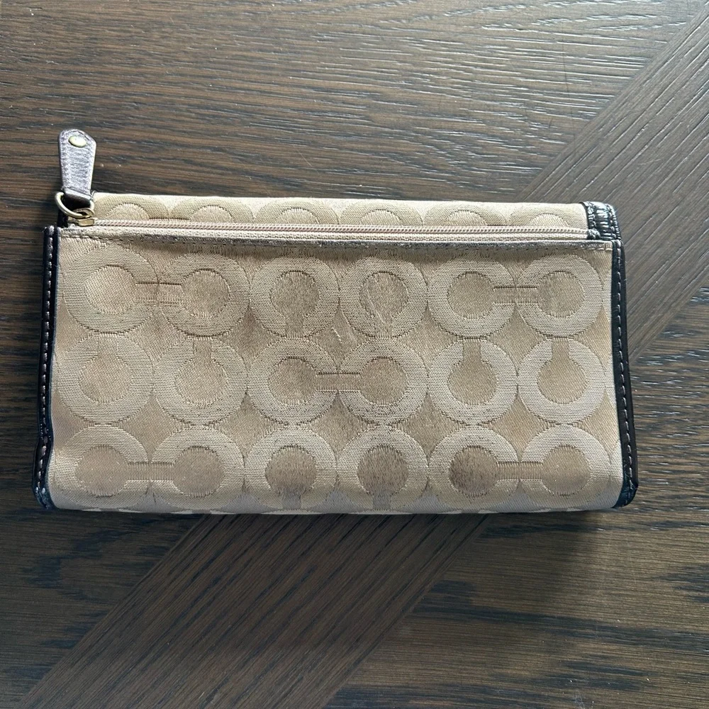 Coach Madison Signature Vintage Canvas Wallet and Checkbook Set - Picture 3 of 13